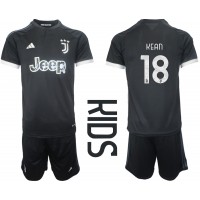 Dětský Fotbalový dres Juventus Moise Kean #18 2023-24 Třetí Krátký Rukáv (+ trenýrky)
